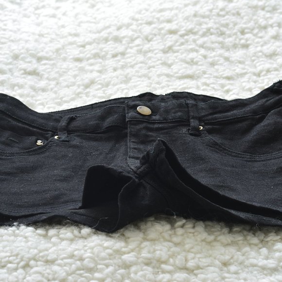 NWOT H&M The New Icons Black Tassel Shorts‎ - Picture 4 of 6